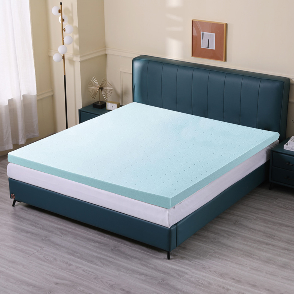 Materasso in memory foam gel traforato